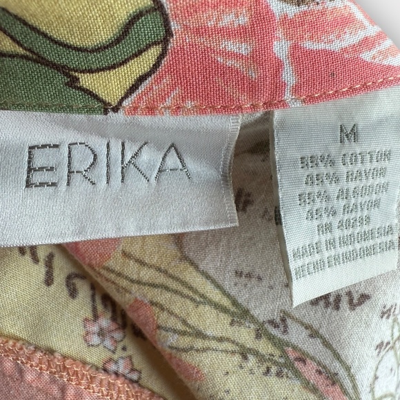 Vintage 1990s Botanical Hawaiian Style, Rayon Short Sleeve Button Down, Blouse - Picture 6 of 6